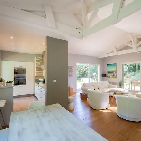 Villa Spacieuse à Arcachon, Proche De Pereire, Jardin